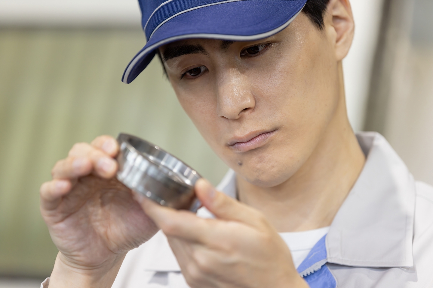 目視検査の自動化で精度は向上する｜人より高精度な機械検査を実現する方法 | 自動化・省人化