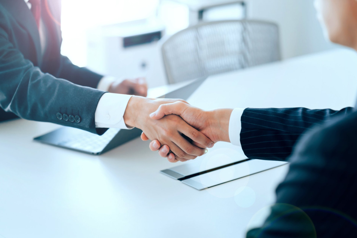 目視検査自動化のメーカー選びで失敗しない6つの基準【500件の実績が教える選定ポイント】 | 自動化・省人化