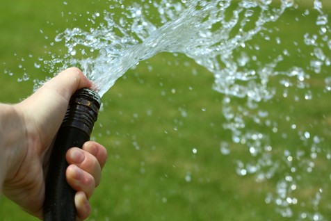 水にぬれてもグリスに侵入しない